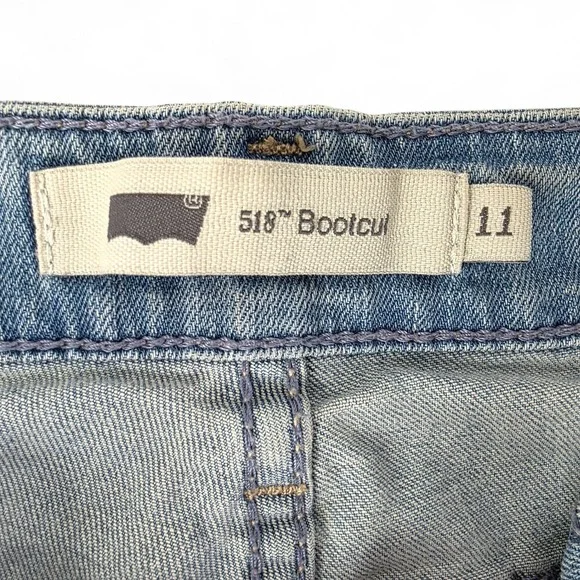 Levis 518 Bootcut Jeans Womens 11 Medium Wash Blue Denim Mid Rise Stretch - Picture 3 of 16